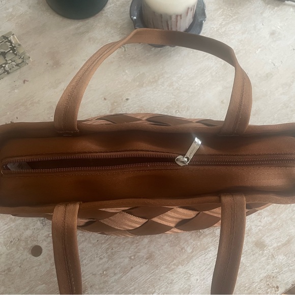 Maggie bags recycled nylon seat belt webbing purse - Picture 4 of 9